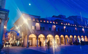 Lovely 2 bedroom apartment steps from Ascoli's stunning Piazza del Popolo